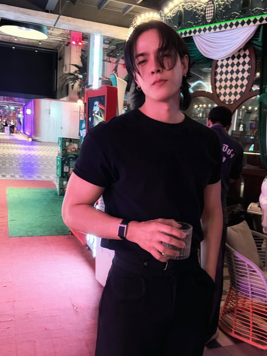 Markofficialfan's tweet photo. IG Update : mark_sorntast
All Black มันกร้าวใจจริงๆ
💜💜💜🖤🖤🖤
#MarkIIIV https://t.co/CUwmfjA6Zv