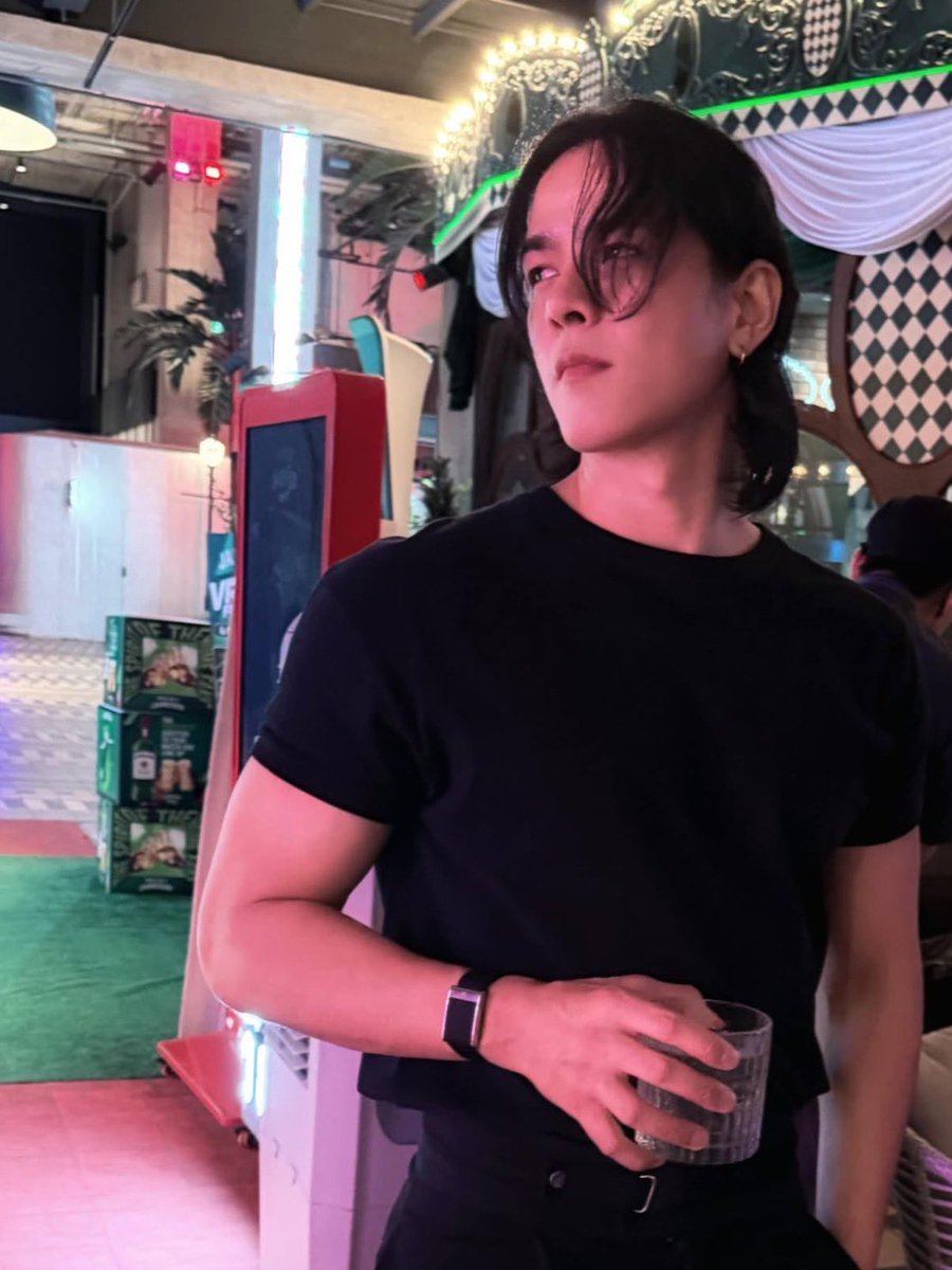 Markofficialfan's tweet photo. IG Update : mark_sorntast
All Black มันกร้าวใจจริงๆ
💜💜💜🖤🖤🖤
#MarkIIIV https://t.co/CUwmfjA6Zv