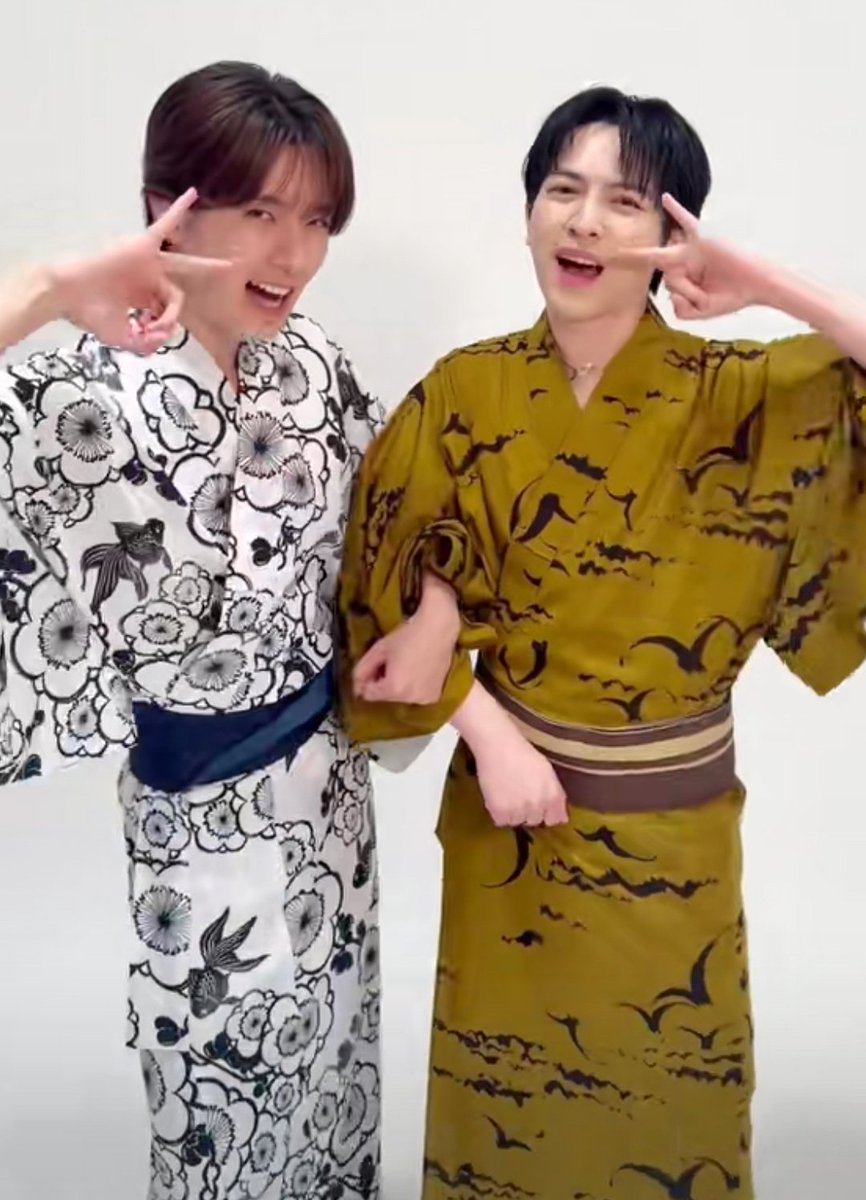 shiolemon_soap's tweet photo. やっぱり吉田ｻﾝとみなと商事の時のタクヤｻﾝの浴衣一緒じゃん！！！！！！！！！！！！ https://t.co/sLYxkBXqhE