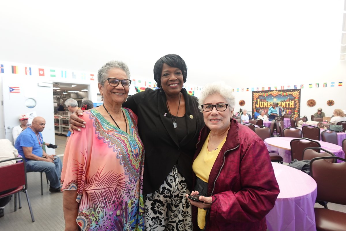 NYCAgingCommr's tweet photo. Commissioner Dr. Lisa Scott-McKenzie attended @nycaging's “Financial Safety Through Community” event at Boston Road OAC, spotlighting how social connection helps prevent elder financial abuse. Grateful to our partners for empowering older New Yorkers with resources to stay safe. https://t.co/w6f4JDPlQT