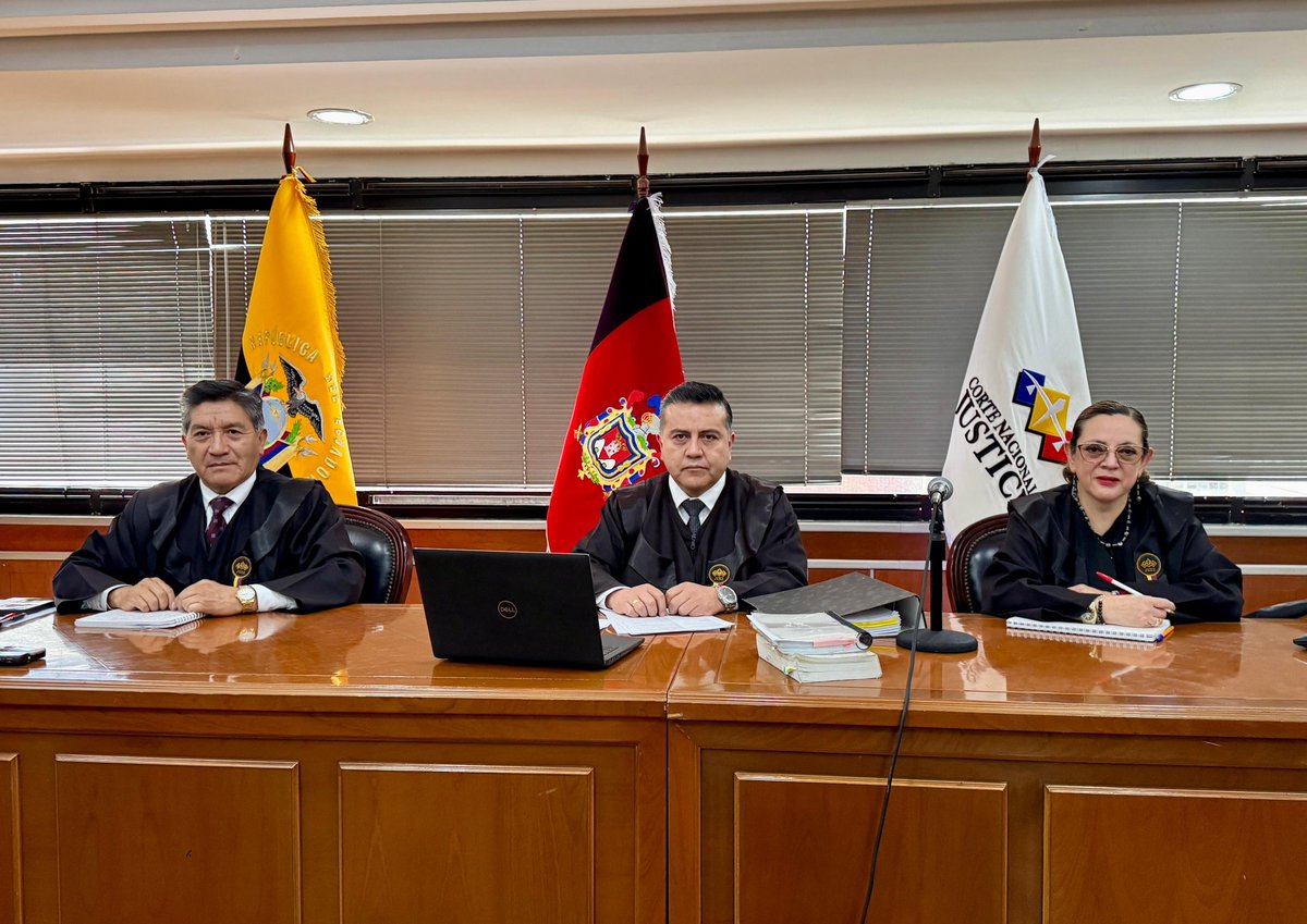 CorteNacional's tweet photo. 🔵#SalaPenalCNJ | Dr. Manuel Cabrera, Dra. Daniella Camacho  y Dr. Julio Inga reinstalan audiencia. https://t.co/hpP2RKZ87p