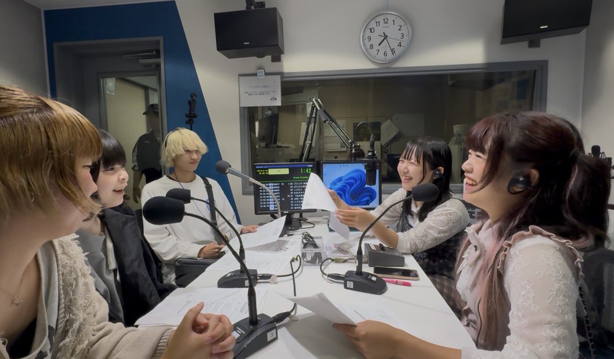 sinnosuke_fire's tweet photo. かわさきFM放送79.1Mhz
Dream Kingdom
rewriteの起死回生ラジオ📻
生放送ありがとうございました。

今日も和気藹々で楽しく放送ができました。
今月よりrewrite新メンバーがアシスタントになりラジオに出演となりました！
来月もよろしくお願いいたします✨

enjoy music合同会社では所属タレントを募集中！
随一オーディションを開催してます。
詳しくは僕あてにDMください。