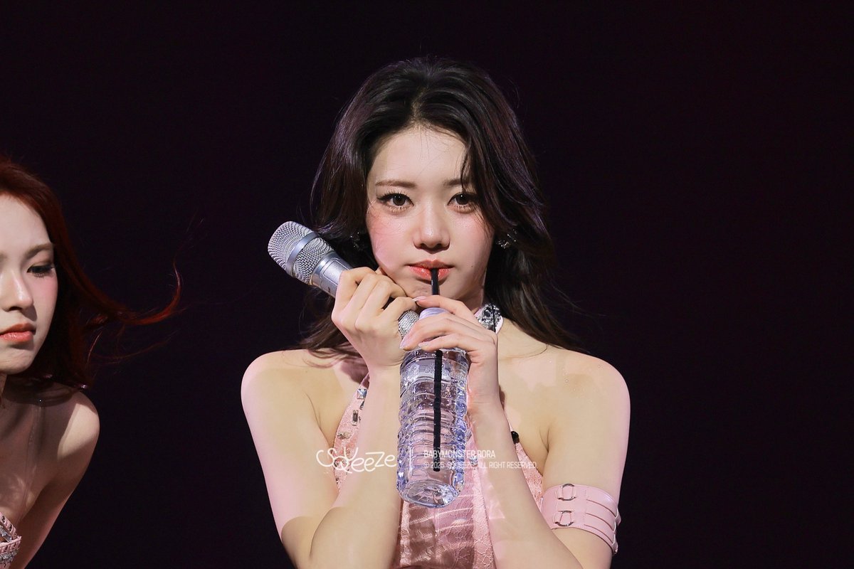 squeeze_0814's tweet photo. 260626 수고햇쯈

#BABYMONSTER #베이비몬스터 #RORA #로라 https://t.co/EzsxP03jJv