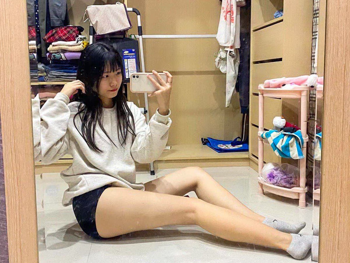AzliMdAli's tweet photo. JK1の動画見たいお兄さんいませんか！😽
#写真売ります  #動画売ります　#paypay乞食　#売り子　#裏垢男子と繋がりたい https://t.co/LAtb1OcXZE