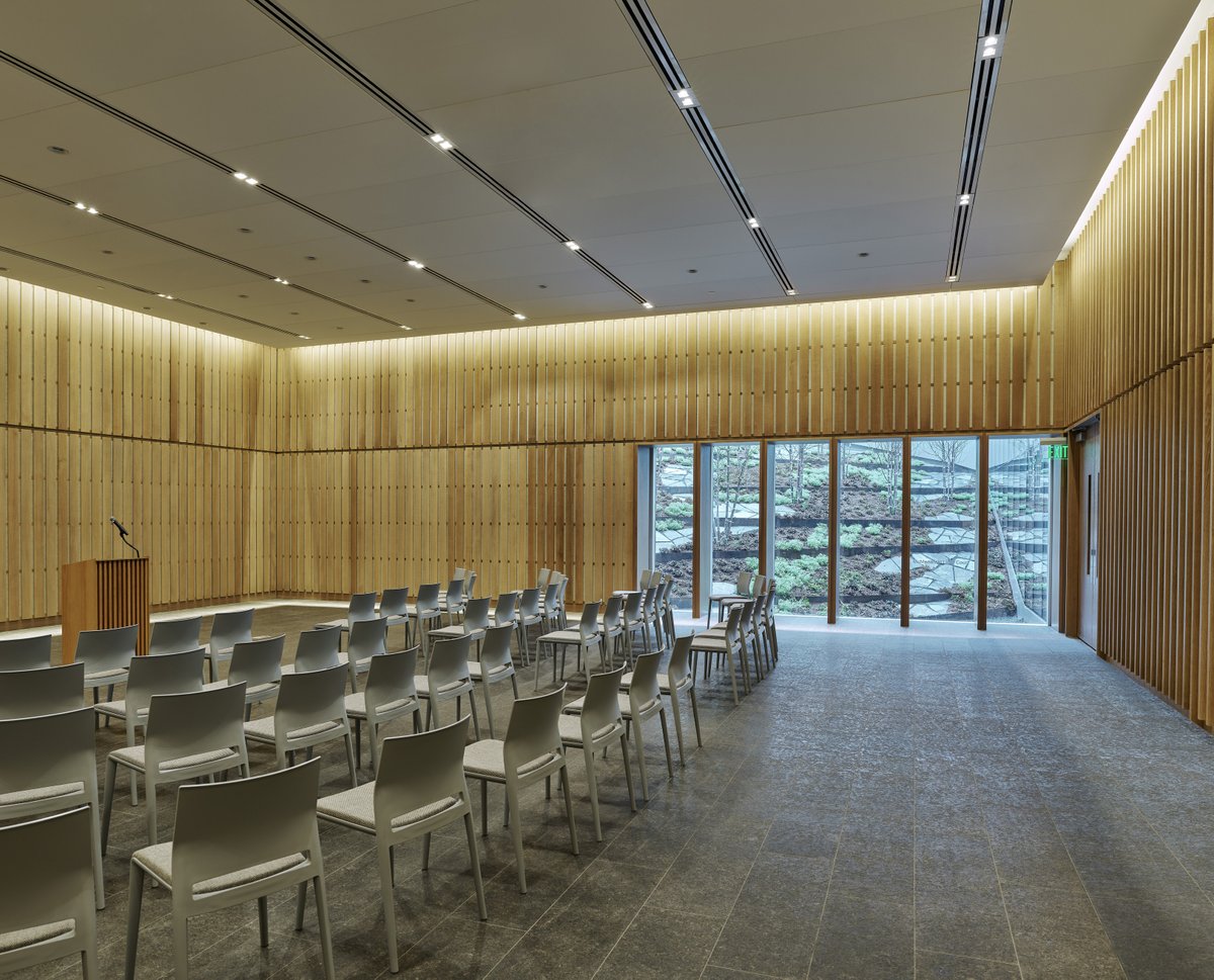 Architizer's tweet photo. #ArchitizerAwards

Inspired by the region's stone quarries, the Bruce Museum's new cast stone façade shifts with changing daylight. The expansion also introduces new galleries, public gathering spaces, and a clearer visitor experience.

📍Greenwich, CT, United States
Project by: EskewDumezRipple
Photos by: Tim Hursley
Details: https://t.co/tBCDAwDBxd