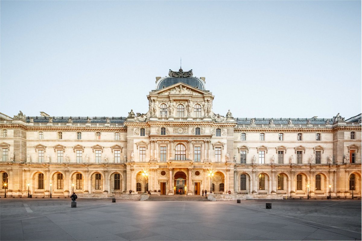 MuseeLouvre's tweet photo. 🇫🇷 Chers visiteurs, nous vous rappelons qu’en raison des très fortes chaleurs, le musée du Louvre aménage exceptionnellement ses horaires avec une fermeture anticipée à 16h jusqu’au dimanche 28 juin.

Nous vous remercions de votre compréhension.

∴
🌏 Dear visitors, please note that due to the extreme heat, the Musée du Louvre is exceptionally adjusting its opening hours, closing early at 4 pm until Sunday, June 28.

Thank you for your understanding.