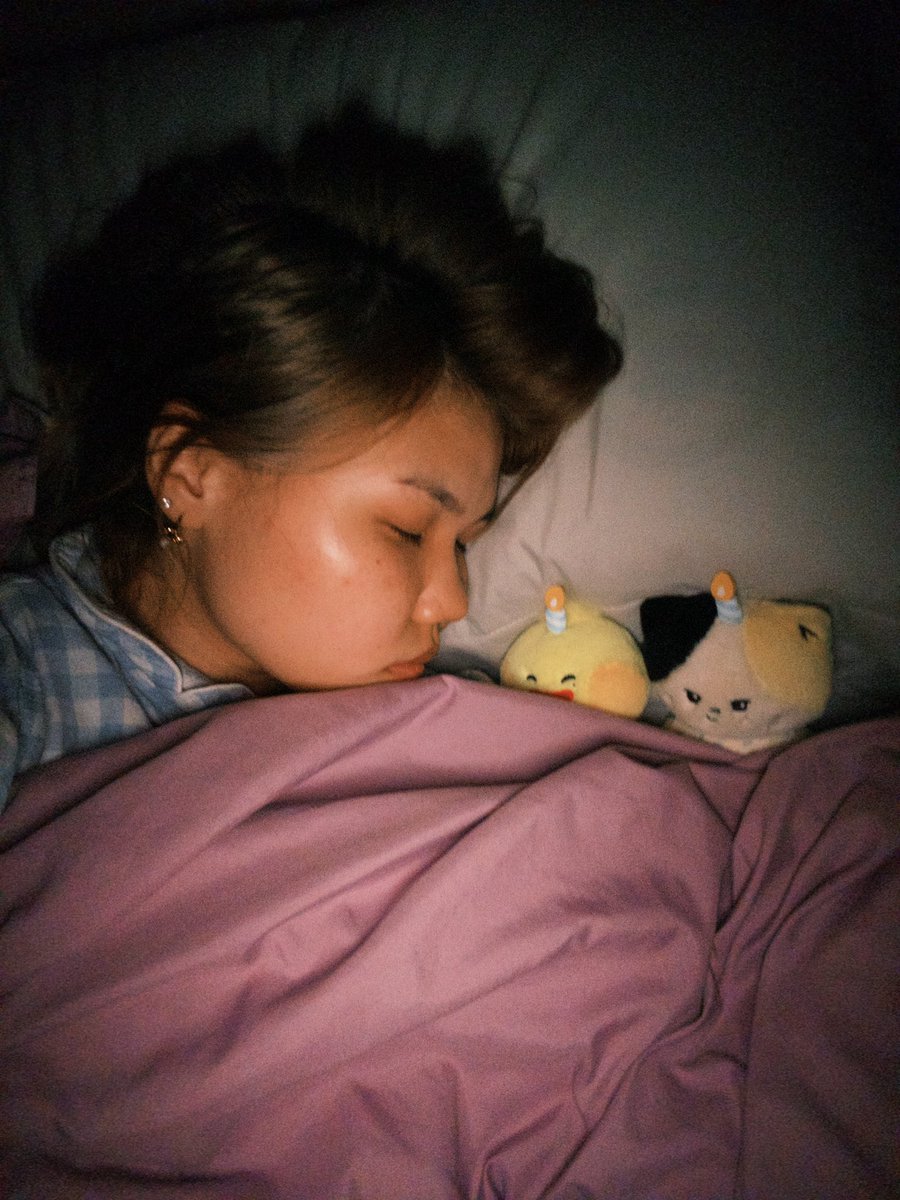 junminnk's tweet photo. Me with my zeroni every night: https://t.co/BIgGHYF9eD