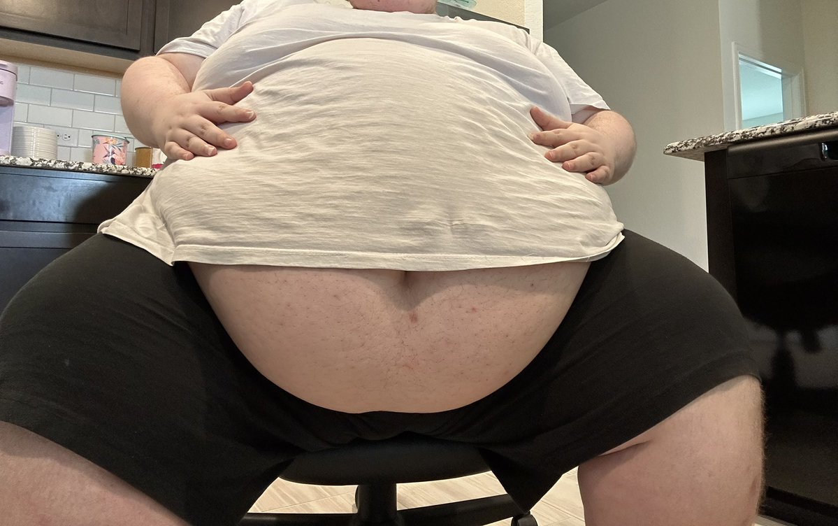 mmmmfatbitches's tweet photo. Happy fat boy Friday :3 https://t.co/VJR2V1vobT