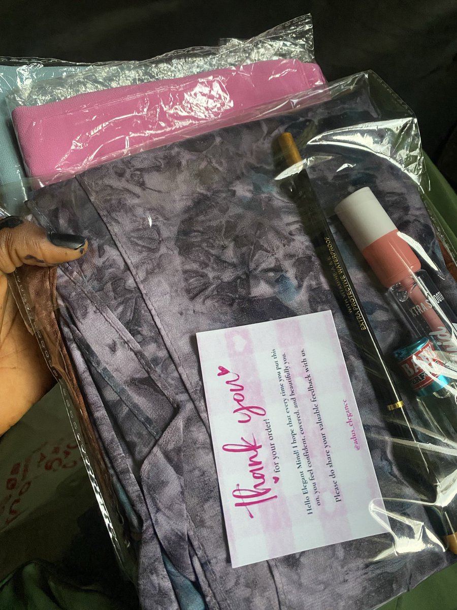 AdusElegance's tweet photo. One of my returning customers ordered two ombre chiffon  and two plain chiffon scarves. 

She wasn’t ready to miss out on these beautiful designs and I was happy to deliver her order to Shomolu.

Thank you for your continued support. https://t.co/LLrxoGGSe3
