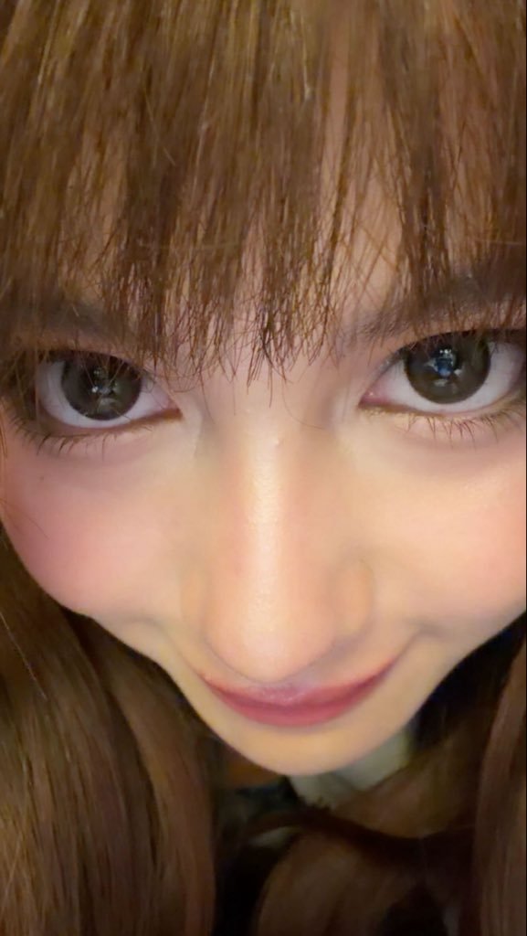 capitalnesss's tweet photo. im collecting Krystal close-up selca like im collecting infinity stones

#KrystalMejes https://t.co/PlnL93a2L2