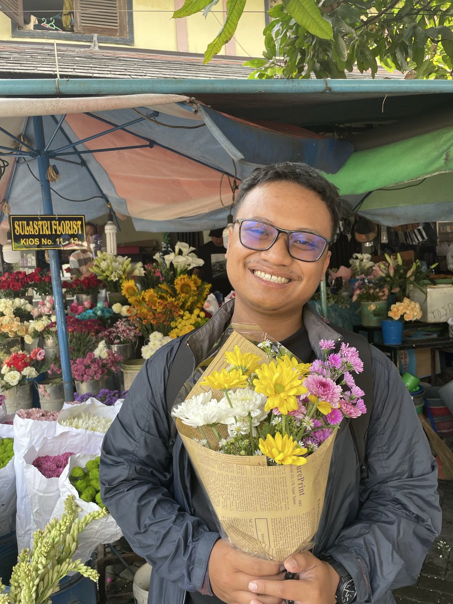 Dutiduttt's tweet photo. Hihi bisa romantis juga ya pacarku😋 https://t.co/WoSVbtH0Rj
