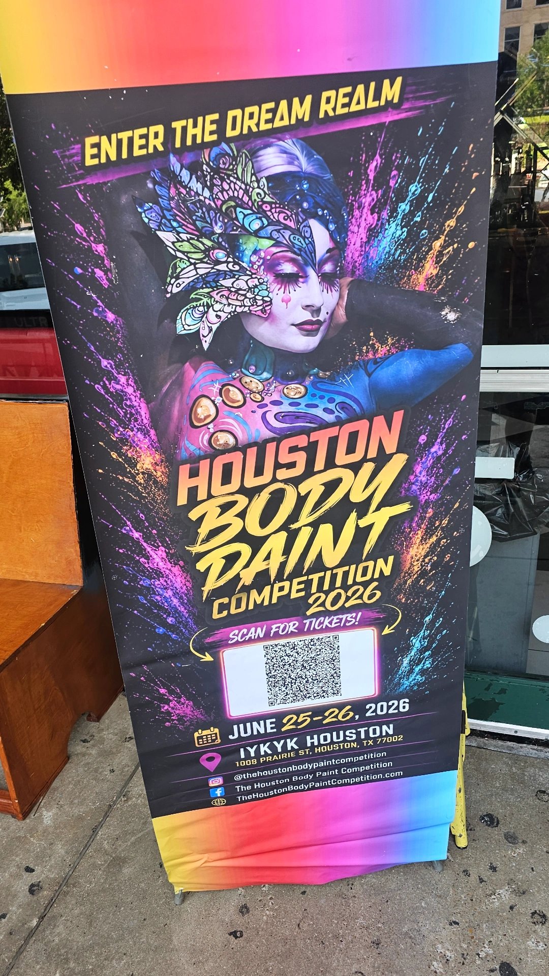 1 pic. Need something to do today?! Come out to the Houston bodypaint competition. Support artists and watch live art! https://t.co/4AmxDZxPy1