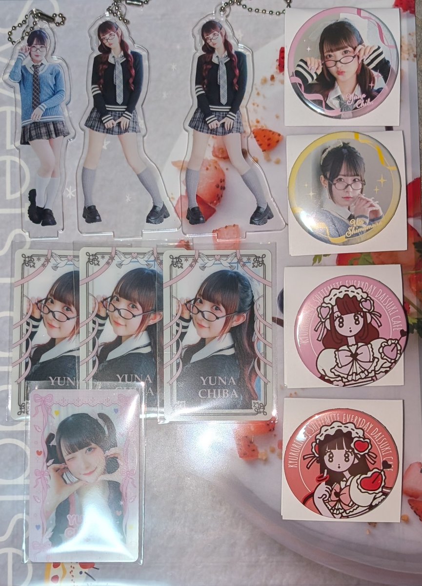 nomkry's tweet photo. 【交換】きゅるりんってしてみて　きゅるして　えぶりで大好き珈琲　スイパラ

譲：1枚目画像のもの

求：2枚目画像のもの各1づつ
❤エプロントレカは友人分で2枚目求めております。

郵送又は名古屋手渡し可能です。
1点からでもお声がけお待ちしております🙇‍♀️ https://t.co/PKov6x5SG0