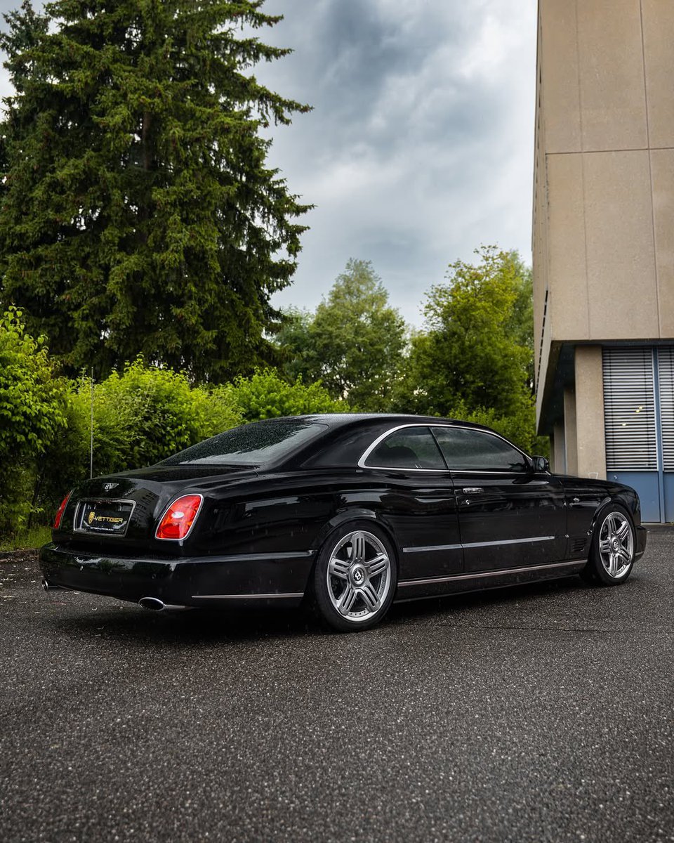 wayne_m159's tweet photo. Bentley Brooklands Coupe 1 of 550,
6.75L V8 producing 530 BHP &amp; 774 Lb-ft of Torque paired to a ZF6HP transmission. https://t.co/9Qr6IwVVAG