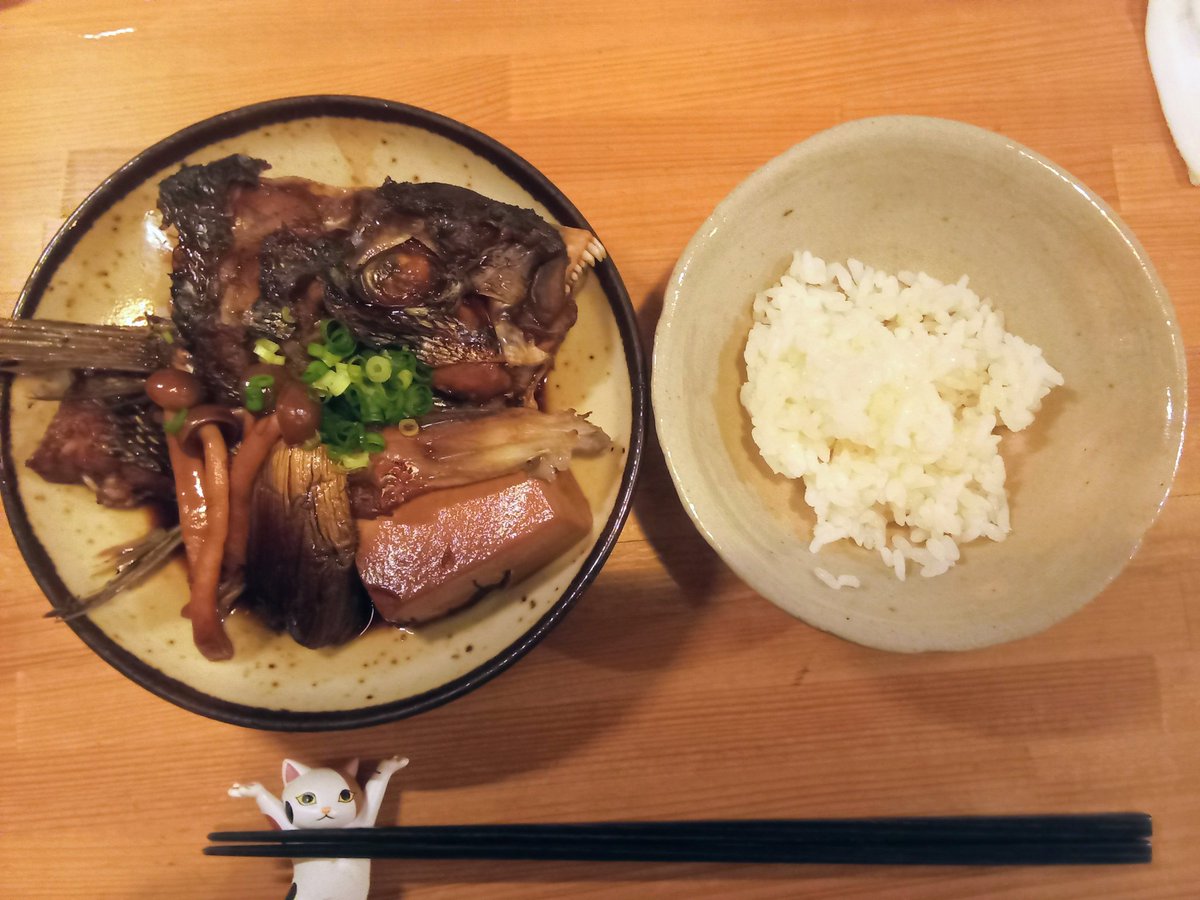 operaition's tweet photo. 「おとこのぼっちめし」

食べることは“体が唯一許してる暴言”だ。

理性や意志、性欲すら、完成形の社会構造の中で操作されているのに、「食べる」だけは生存に直結し過ぎて、手綱を完全に緩めざるを得ない。

だからこそ、「食べる」「食べる物」をどう選択しているのかが、“人の深度”に直結する。 https://t.co/8t3wMKoUNu