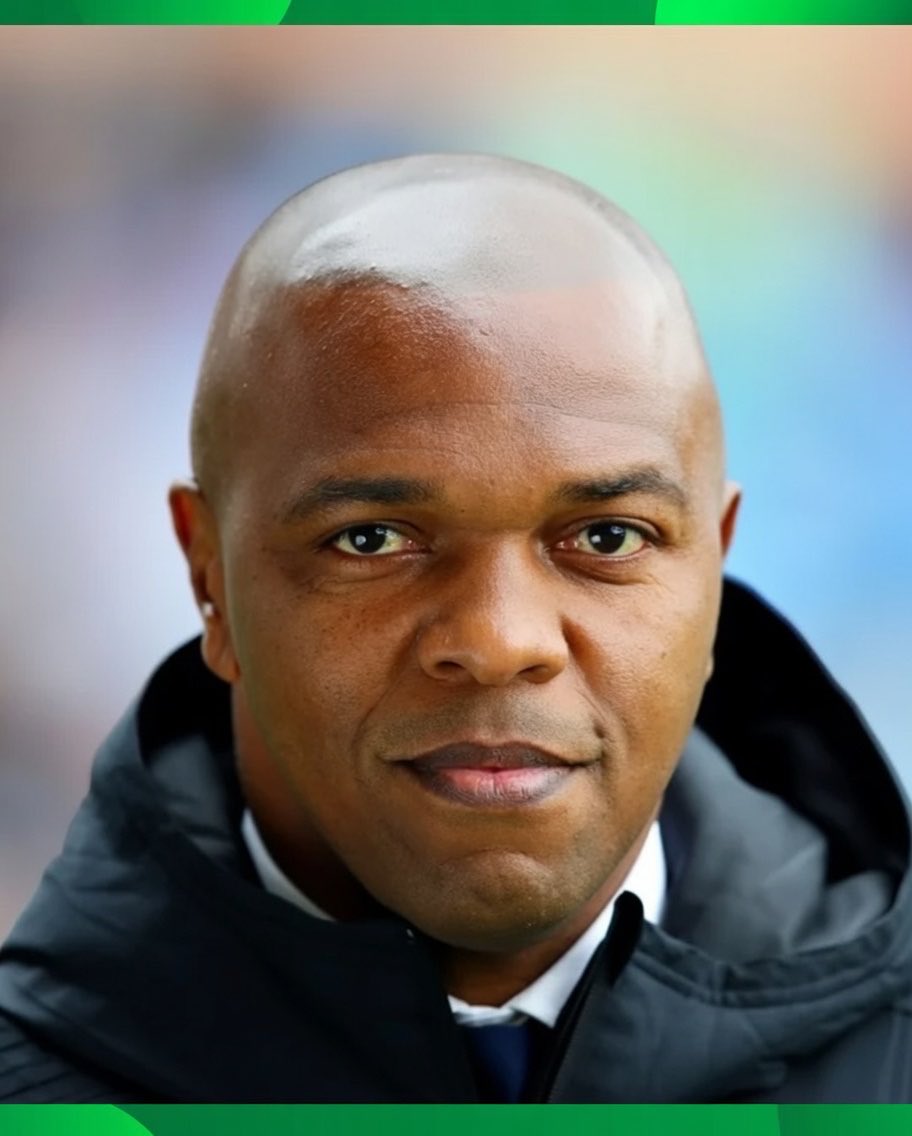 SoccerBeatZA's tweet photo. 🚨 𝐅𝐎𝐑𝐓𝐔𝐍𝐄: “𝐇𝐄 𝐇𝐀𝐒 𝐓𝐎 𝐆𝐎!” 

Bafana Bafana legend Quinton Fortune believes Relebohile Mofokeng’s future lies away from South Africa. ⭐️

🗣️ “This talent is a waste… he needs to leave South Africa,” Fortune said via SportyTV. 

“He’s got to go… I want that talent to go to the next level.”

#ForTheBettor #10BetBafana #ItWontLetYouDown #ShieldIsNowRexona
