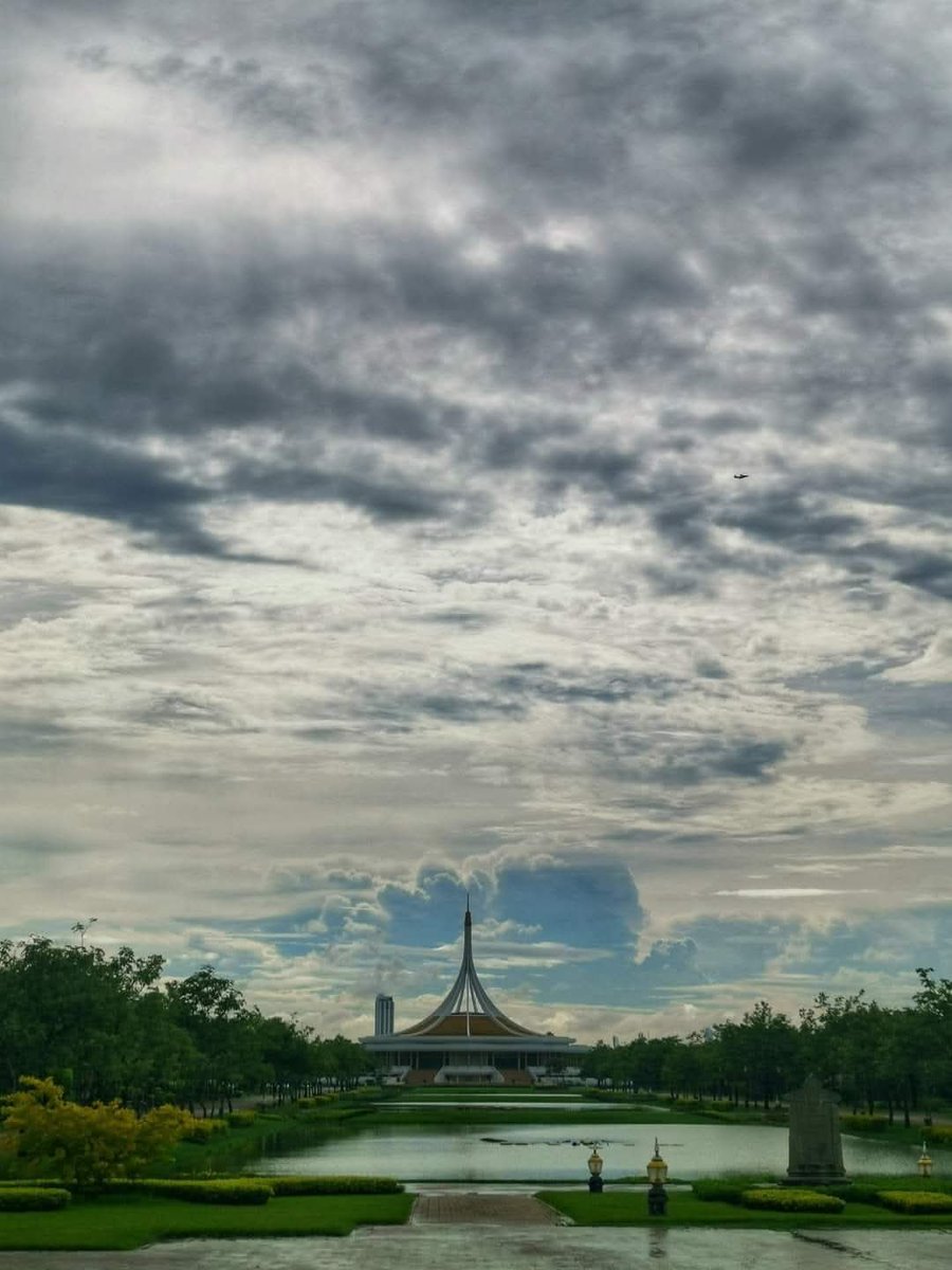 Wuttikornsiris1's tweet photo. ก่อนเปียก ไม่รอด https://t.co/9U5UFjwE2g