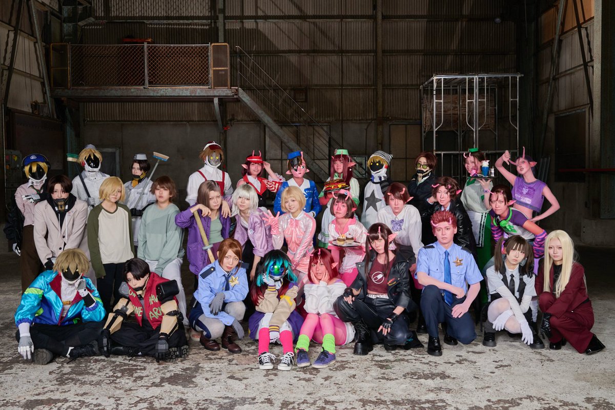 n_eginegi_YYY's tweet photo. *コスプレ

　お願い一瞬でいいから喧嘩やめてこっち見て！！！

#おおむねぎゃらくしー0621 https://t.co/K9F4cjzaaZ