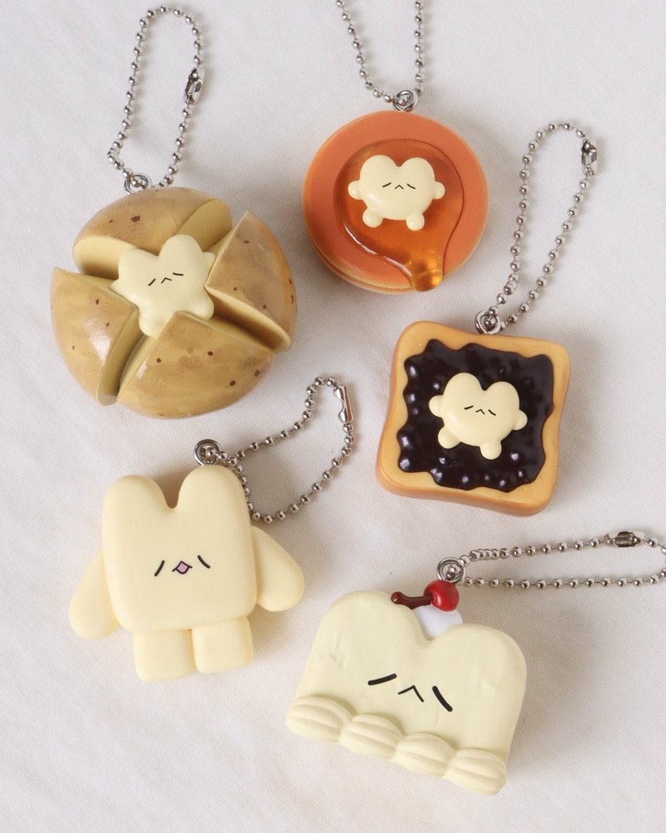 nagomiyanosekai's tweet photo. 【うれしいお知らせ🧈】
バターの罪ちゃんのフィギュアキーホルダー、BOXトイ版が本日発売となりました！

とってもかわいい箱に入ってます！
（1BOXで全種コンプリートできます🧈） https://t.co/871nquvT47