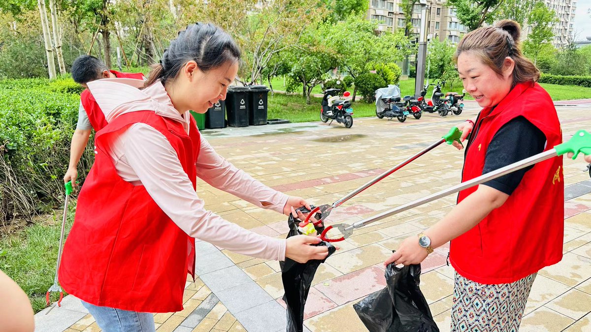 PoppyP11476's tweet photo. Join our neighborhood garden cleanup this Sat 9am at Central Park! Gloves u0026 snacks provided. All neighbors welcome ， https://t.co/ePyvG4tujt