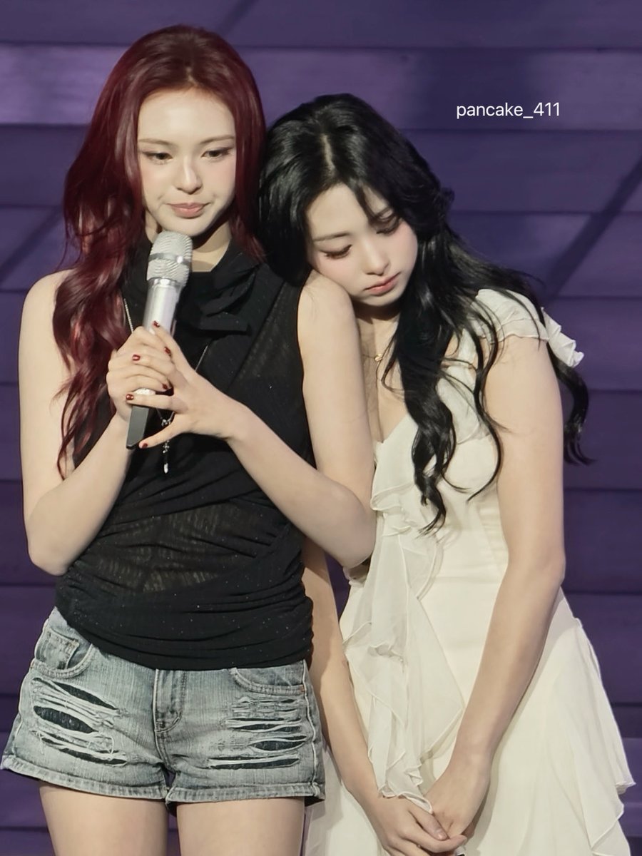 chiyeonfeed's tweet photo. Ahyeon’s safe place 🥺 #chiyeon ❤️ https://t.co/trWBy9ynCU