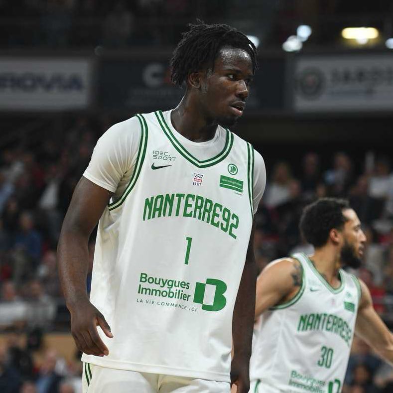 TrashTalk_fr's tweet photo. Deux Français apparaissent dans la "way too early" mock draft 2027 de Jonathan Wasserman sur @BleacherReport :

- Hugo Yimga-Moukouri (15e)
- Cameron Houindo (25e)

Nous on croit qu'ils pourraient monter plus haut au fil de l'année !✨ https://t.co/oTCDFYmmIs