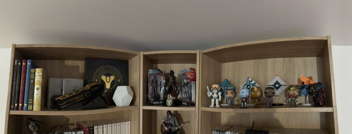 tazerael's tweet photo. • Ma petite collection de Destiny 🥰

#Destiny2 #DestinyCollection #WeWantDestiny3 @Bungie https://t.co/p5LZhx8rMZ