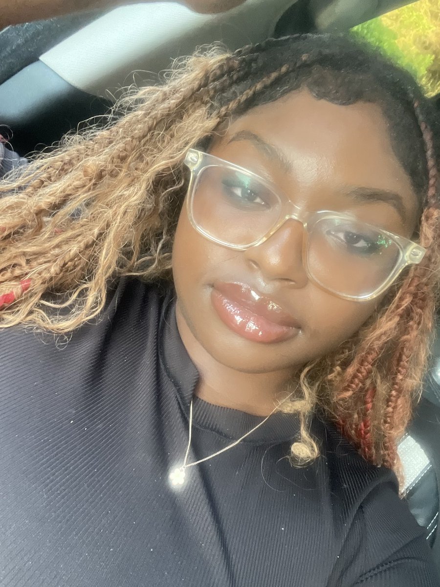 jaadaaa's tweet photo. face cardddd black. https://t.co/4TUK86lFc3