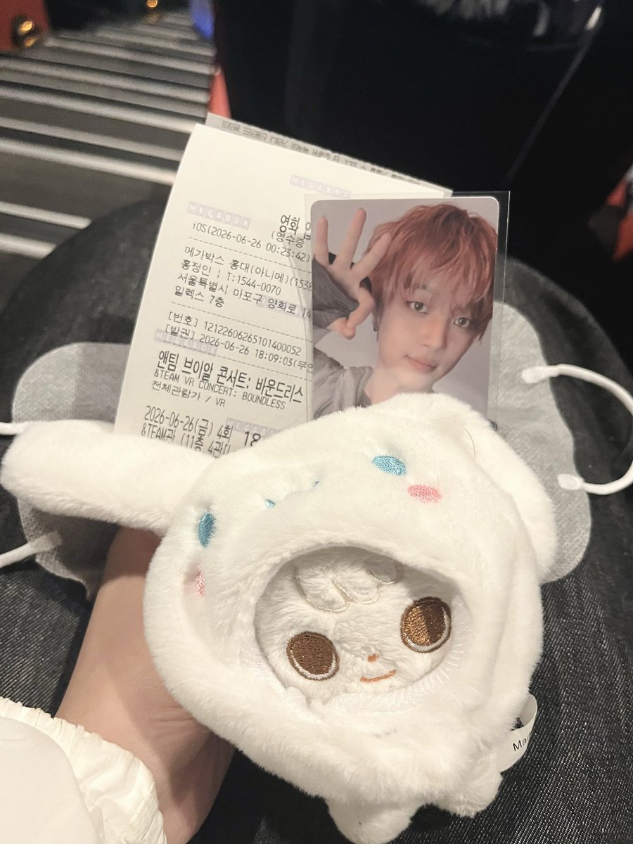 andnaop3's tweet photo. 의주랑 각인도할수있구.. 단추도줘요🥺🥺진짜 오밀조밀예쁘구 ㅠㅠ 완전귀엽고 완전부끄러움... 
의주도엄청예쁜데 케이죠하루아가 진짜진짜잘생겨서... 저도모르게막쳐다봤어요 https://t.co/kXGOjKwMJ4