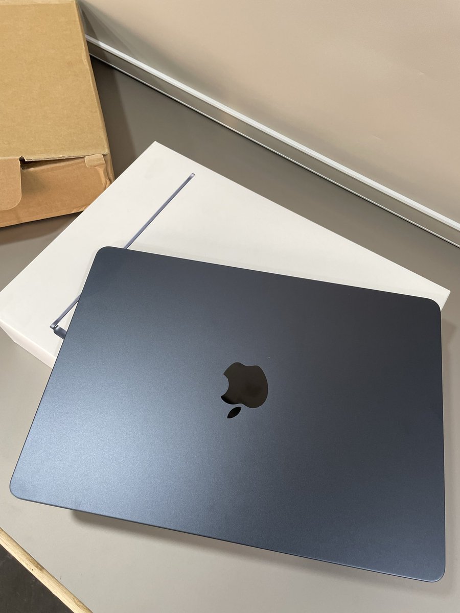 RIYAZ13's tweet photo. Thought I got cooked by Apple’s MacBook price hike…

Final effective cost: $960 (₹90,900).

Paid ₹110,900 upfront.

Card discount + GST credit brought it down.

That softens the blow. 😮‍💨 https://t.co/wcwgijCCAn