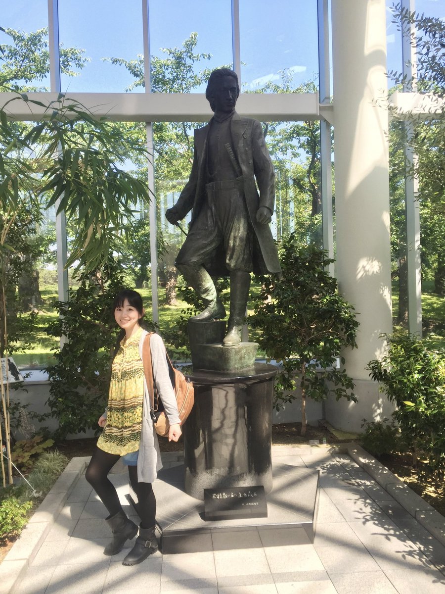 oguri_sakura's tweet photo. 箱館戦争を巡る旅から10年！
学生時代以来2回目でした。
土方さん埋葬地（諸説の地）を訪れたり、江差や二股口古戦場（熊出没の恐れがあるので途中まで）などみんなで行った場所、ホテルへ戻ったあと更に一人で巡った函館の町……。
熊ニュースを見ていると、古戦場の再挑戦は難しそうと思うこの頃 https://t.co/A5PzdJkq1l