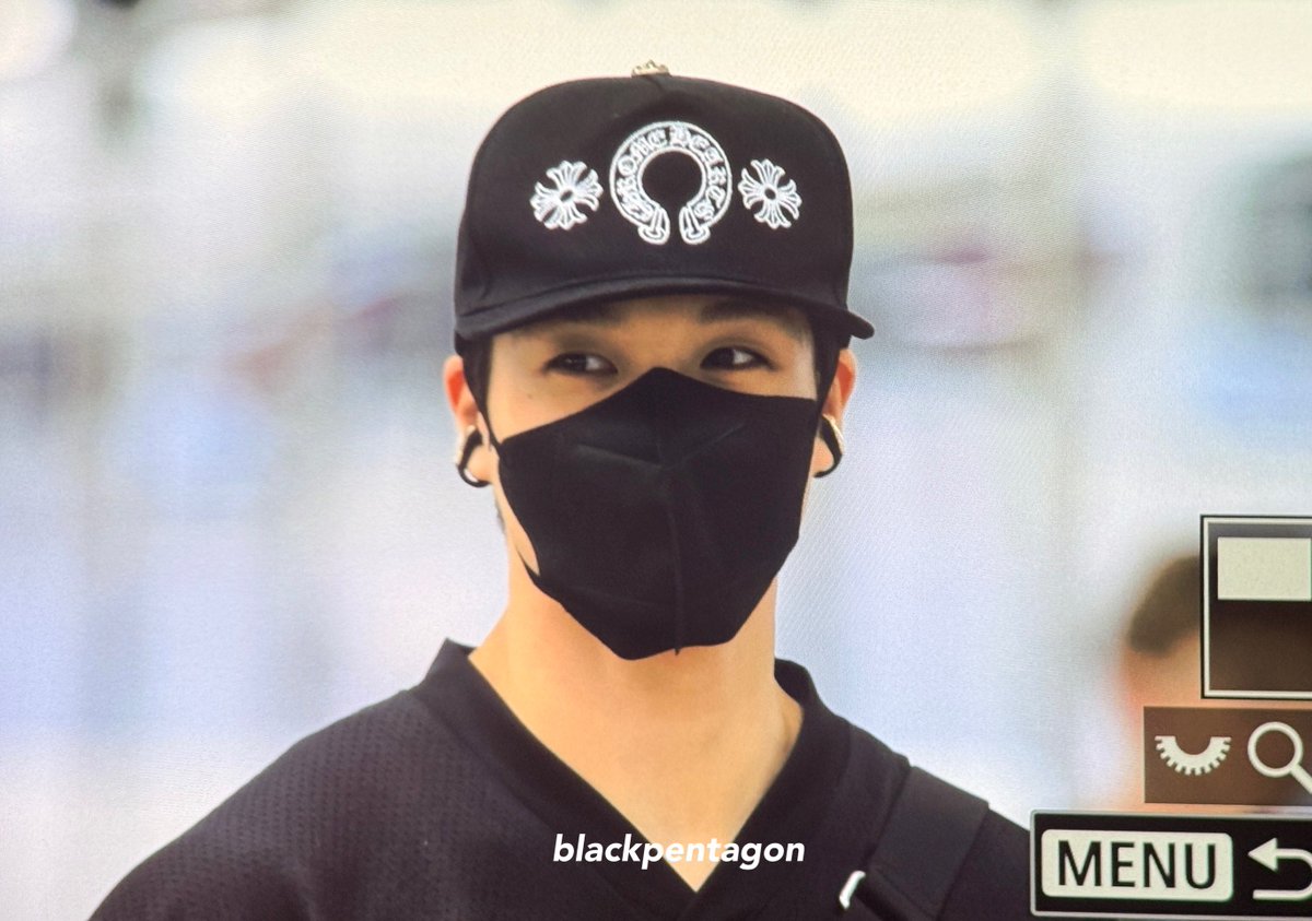 leejenokr's tweet photo. 260626 HND 입국 #제노 https://t.co/HByiKZBYUn