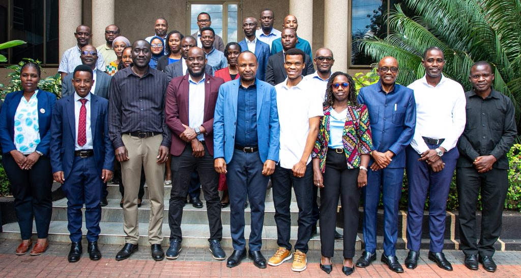 traceinafrica's tweet photo. In June, the #TRACEProject drove 2 key initiatives in Morogoro with @NIMR_Tanzania &amp; @tmda_tanzania:
1️⃣Clinical Trial Reviewers Training 
2️⃣Traditional Medicine Research Guidelines Harmonization 

👉🏾Full article: https://t.co/3uqTqBbOVK

#ClinicalTrials #GlobalHealth #Tanzania https://t.co/O7txWWdjxA