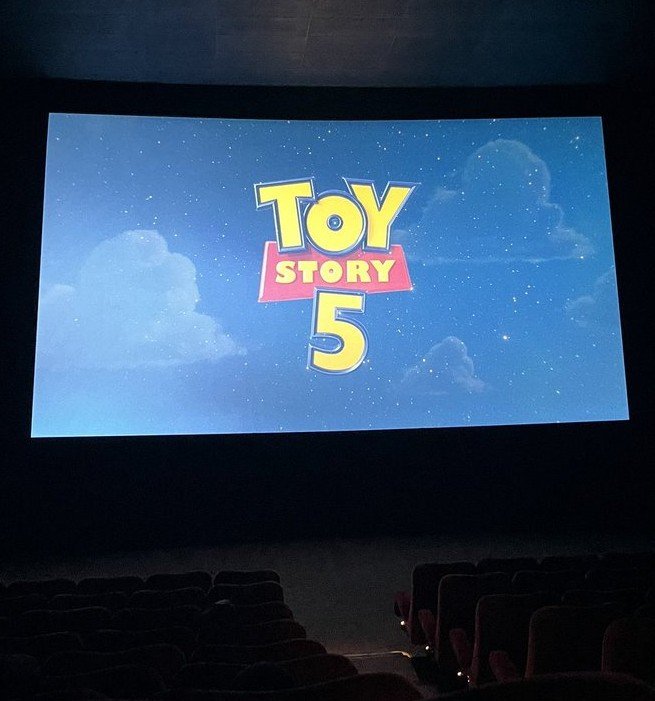 wwinter_lv's tweet photo. - jajan jalan yok genggss -
Toy Story 5 https://t.co/lVVvAObtM8