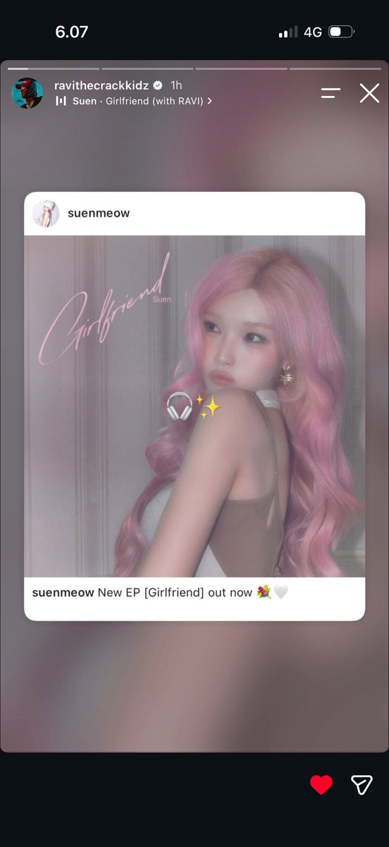 lightforrav's tweet photo. he’s promoting everyone, so cute 😭
the hardest working ceo I know 🩵 https://t.co/ZZ8TRiLYVr
