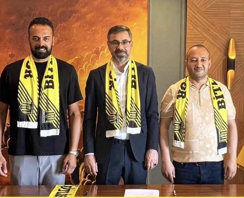 MucadeleGzt's tweet photo. TFF 3. Lig’in yeni ekiplerinden Bitlisspor, geçtiğimiz sezon Kütahyaspor ile şampiyonluk yaşayan Teknik Direktör İlker Avcıbay ile anlaştığını duyurdu. https://t.co/8UcgYQB8mY