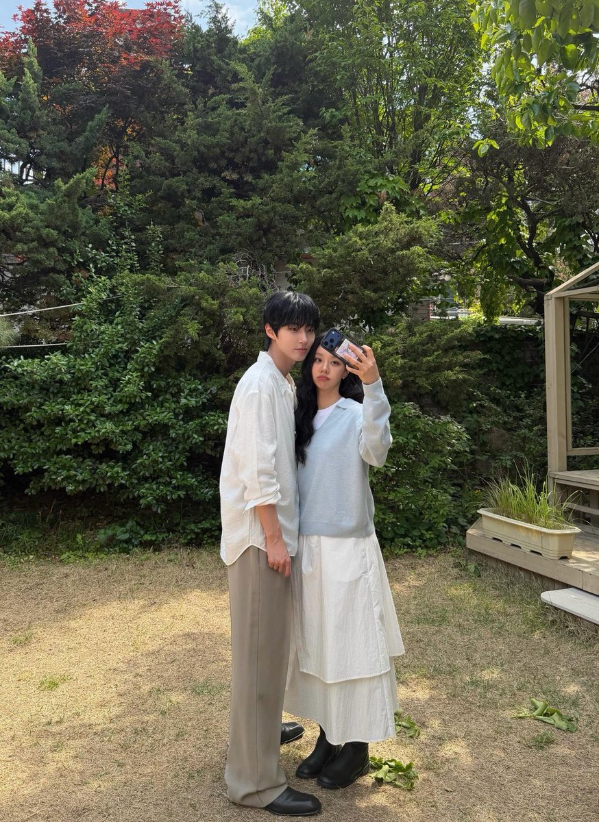 aboutHyeriii's tweet photo. 🤍💙

#DreamToYou #Hyeri #HwangInYoup https://t.co/uN1YR7pcCk