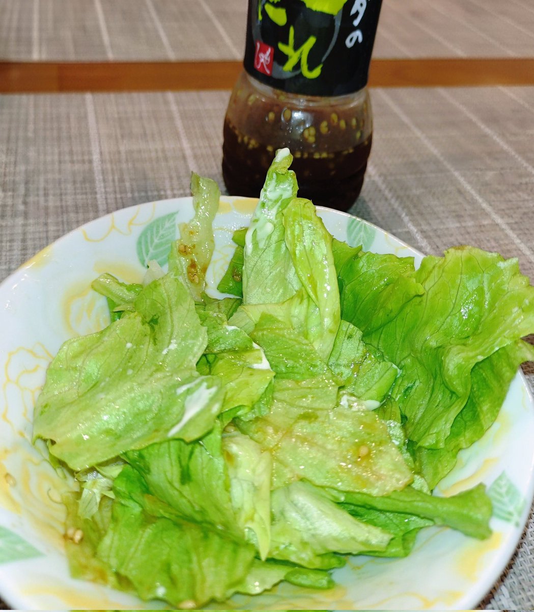bontentan_tan's tweet photo. 中日ビルの『長野県夏の高原野菜フェアー』で買ったレタス、すごく美味しかったな😍
キノコ四種の詰め合わせもどうやって食べようかなぁ。ワクワクしち��う🍄‍🟫
久々に長野へ行きたくなってきた…！
#長野県 #中日ビル https://t.co/STazoy0lHR