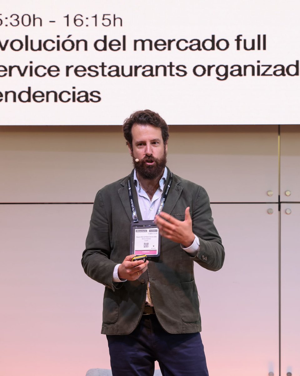 Hostelcobcn's tweet photo. La IA fue protagonista de Alimentaria+Hostelco 2026. 

En The Horeca Hub, el foodservice analizó su impacto real en la operativa, la experiencia de cliente y los nuevos modelos de negocio. 🤖🍽️

 #Alimentaria2026 #Hostelco2026 #ThePowerofSynergy https://t.co/JYaALeS0FS