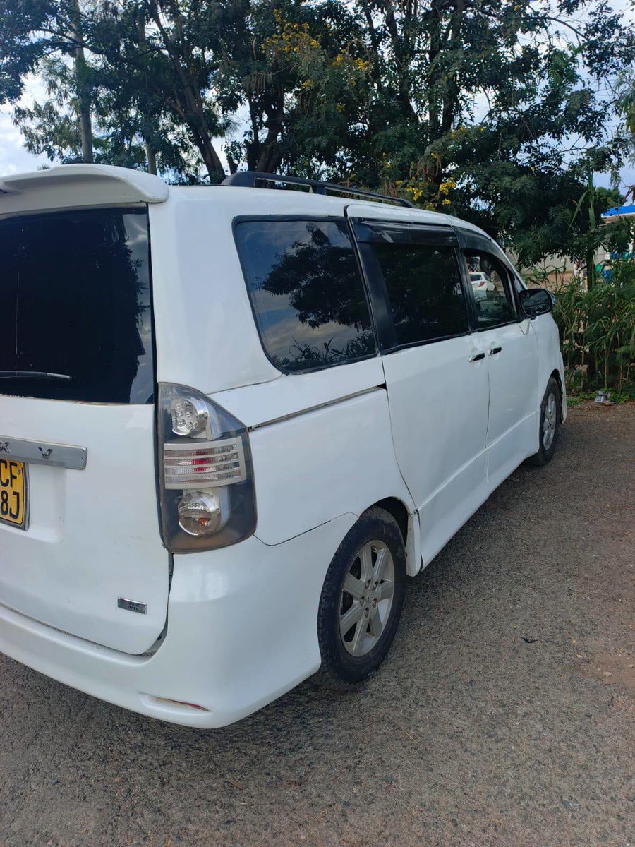 Shareman_Cars's tweet photo. 💰 Deposit: KES 290K | Price: KES 730K🚐 Toyota Noah 2008✨ Pearl White | 8 Seater🪑 Leather Seats⛽ 2NZ Petrol | ⚙️ Automatic📷 Reverse Camera✅ Buy &amp; Drive📍 Kisumu📞 0710 792 499 | AUTOFIN https://t.co/N2tii9haCw