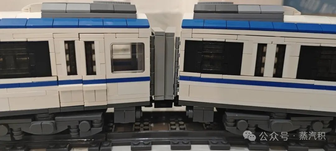 ziyu_zhang51054's tweet photo. Wuhan Metro rolling stock: DKZ8 EMU, designed and built by CRRC Changchun Railway Vehicles.
By δΈη₯εε°ι»ε
#LEGO
#LEGOTrain
#MOC
#LEGOMOC
#Metro
#Subway
#RapidTransit
#UrbanRail
#WuhanMetro
#Wuhan
#ChinaRailway
#CRRC
#DKZ8
#MetroLine1
#ChineseMetro
#BrickTrain
#RailTransport https://t.co/Ewol3WAzGa