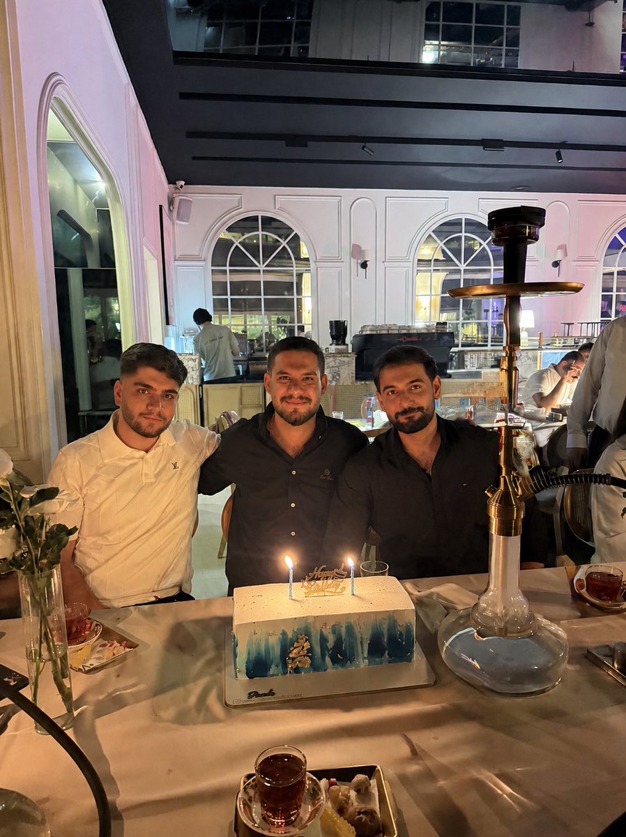 ashkanhsh's tweet photo. این اواخـــر…👀 https://t.co/AYQvR9laDU