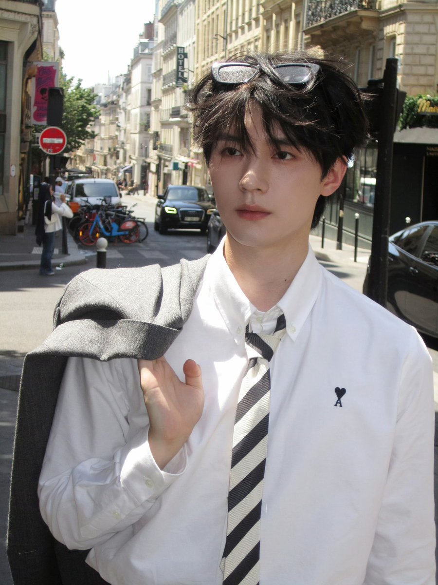 luiii_1122's tweet photo. 이 남자랑 지독하게 엮이고 싶습니다 https://t.co/dfQysgZBAZ