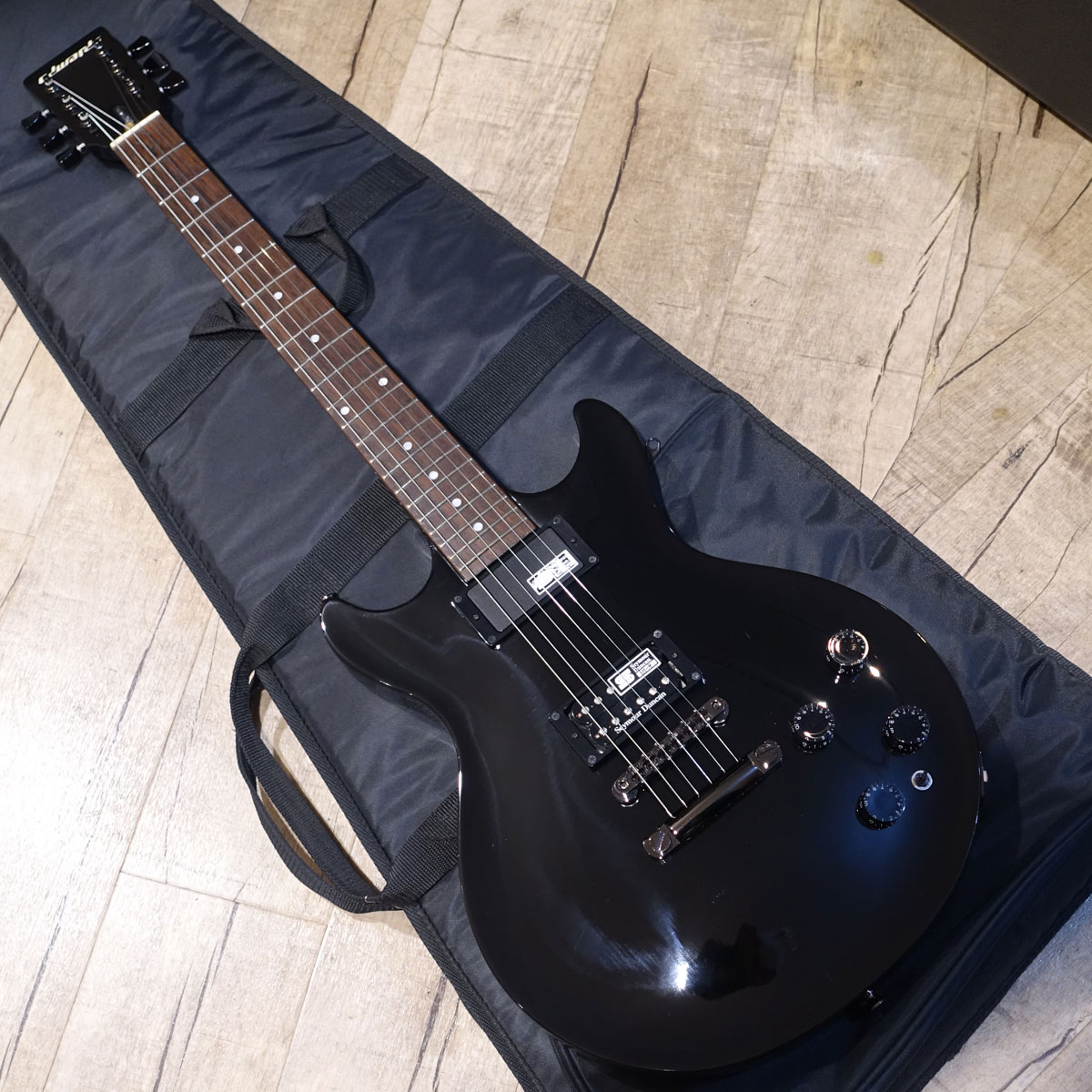 ESPで製作された横山健氏シグネチャーモデル助六シリーズ「Kenny King