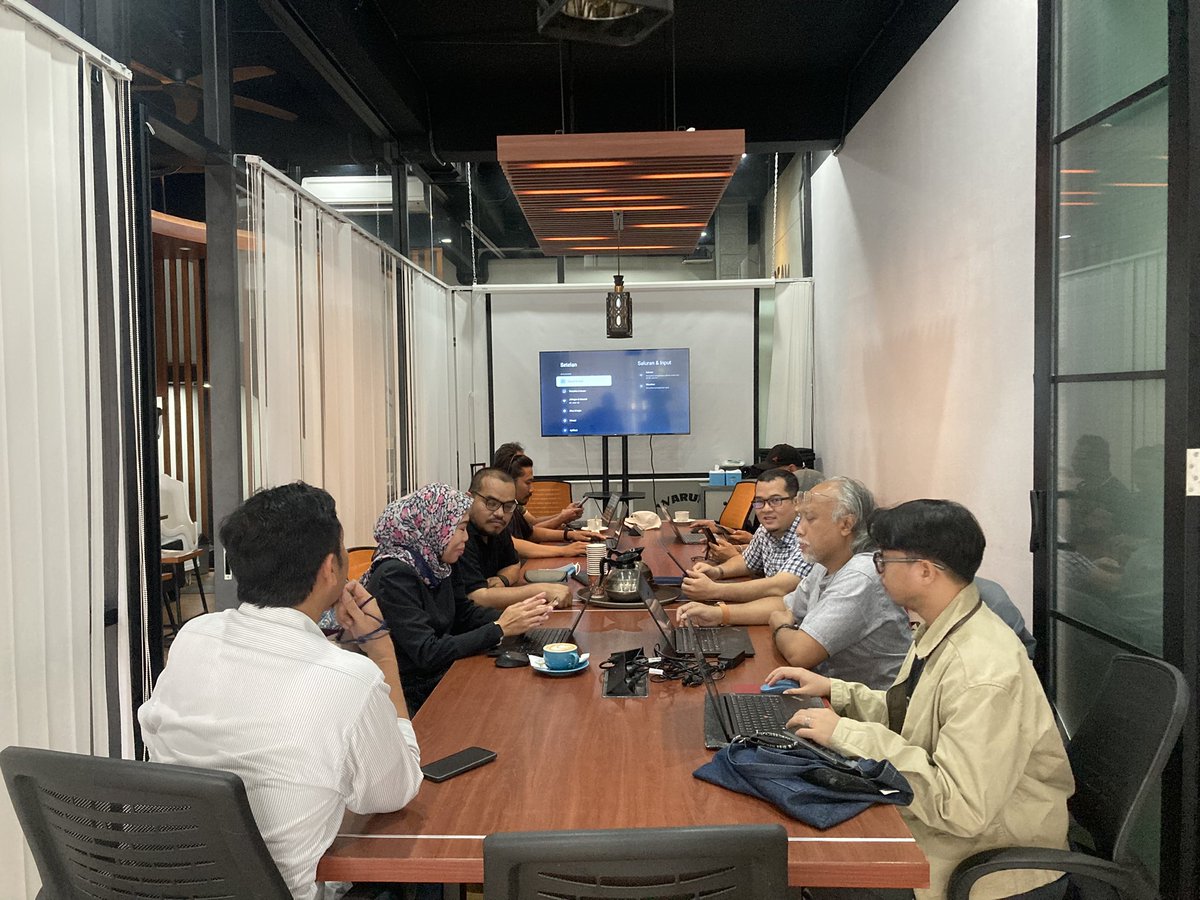 PSDKSPMI's tweet photo. Indonesian Red Cross (PMI) continues its digital transformation through Mini Workshop Series 2: Developing the PMI Donor Database Blueprint, supported by the @RedCross and IFRC. Together, we are laying the foundation for an integrated, accurate, and sustainable donor database. https://t.co/FipbLWJTd8