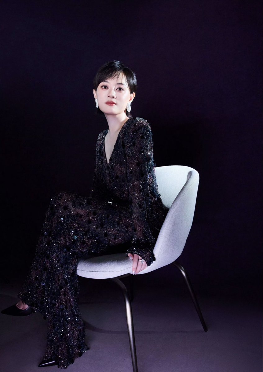 centlookbook's tweet photo. #SunLi 孙俪 in Giorgio Armani Privé FW25 Haute Couture for the 31st Shanghai TV Festival (STVF) Magnolia Awards Ceremony https://t.co/EmXTALS0f3