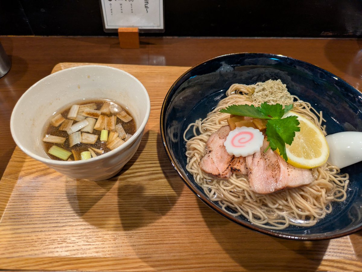 yamaguchi_soka's tweet photo. 今日のお夕飯はLife is beautifulさんへ！美味しすぎる！で、ダイエットしなくてはいけない今日この頃なのに完食!マスター！最高っす!🤗ごちそうさまでした〜！🍜🍺 https://t.co/WuAG6MmWS5