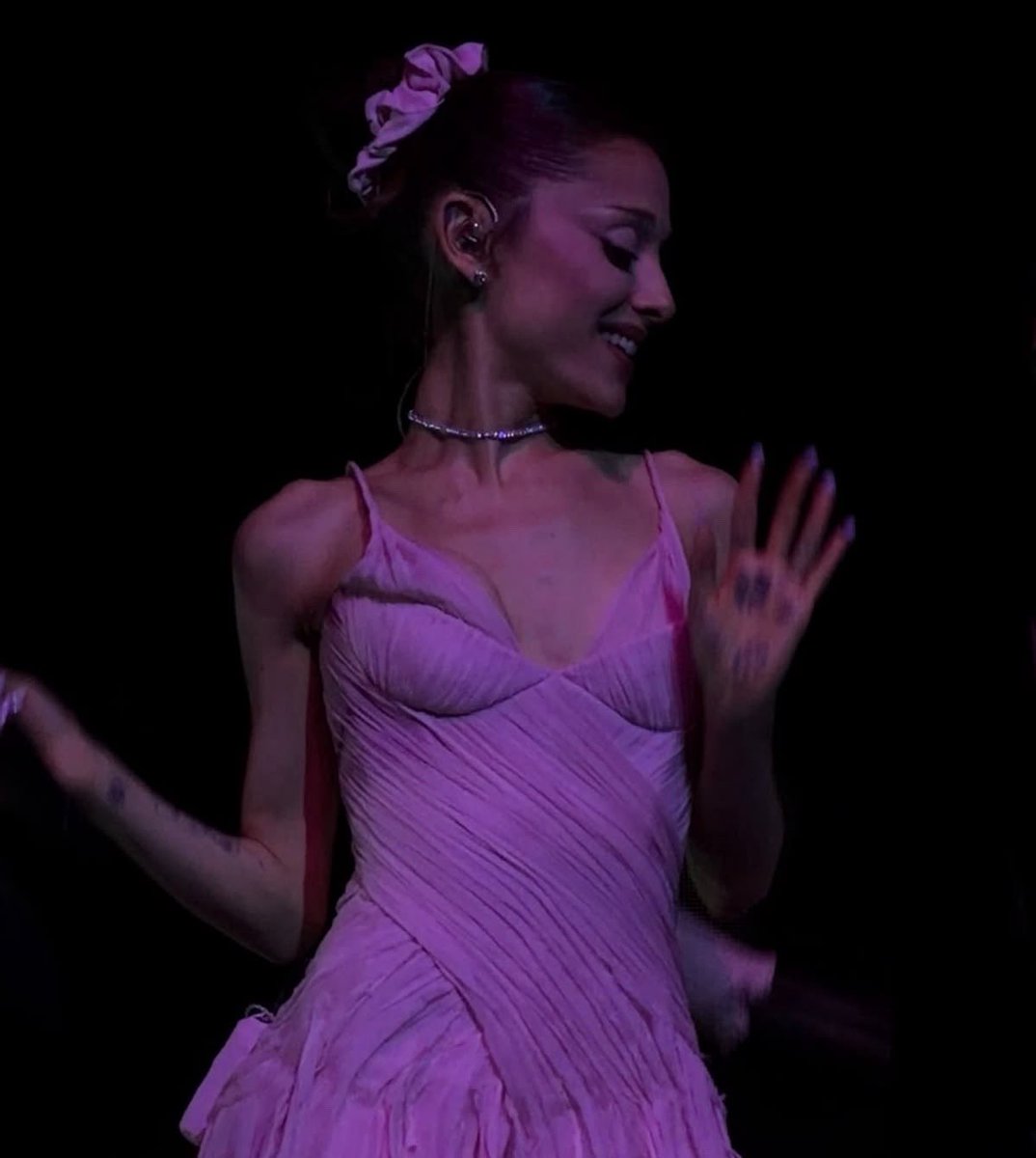 arislikemagicc's tweet photo. ariana grande turns 33💕🥹 https://t.co/TnfP3EhGwA