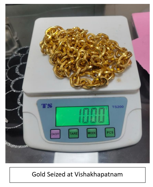 FinMinIndia's tweet photo. 👉 DRI busts gold smuggling syndicate; seizes 15 kg foreign origin gold in operations at multiple locations; 15 persons arrested

Read more ➡️ https://t.co/H0jk3wZnDK https://t.co/mRbhhPPQIJ