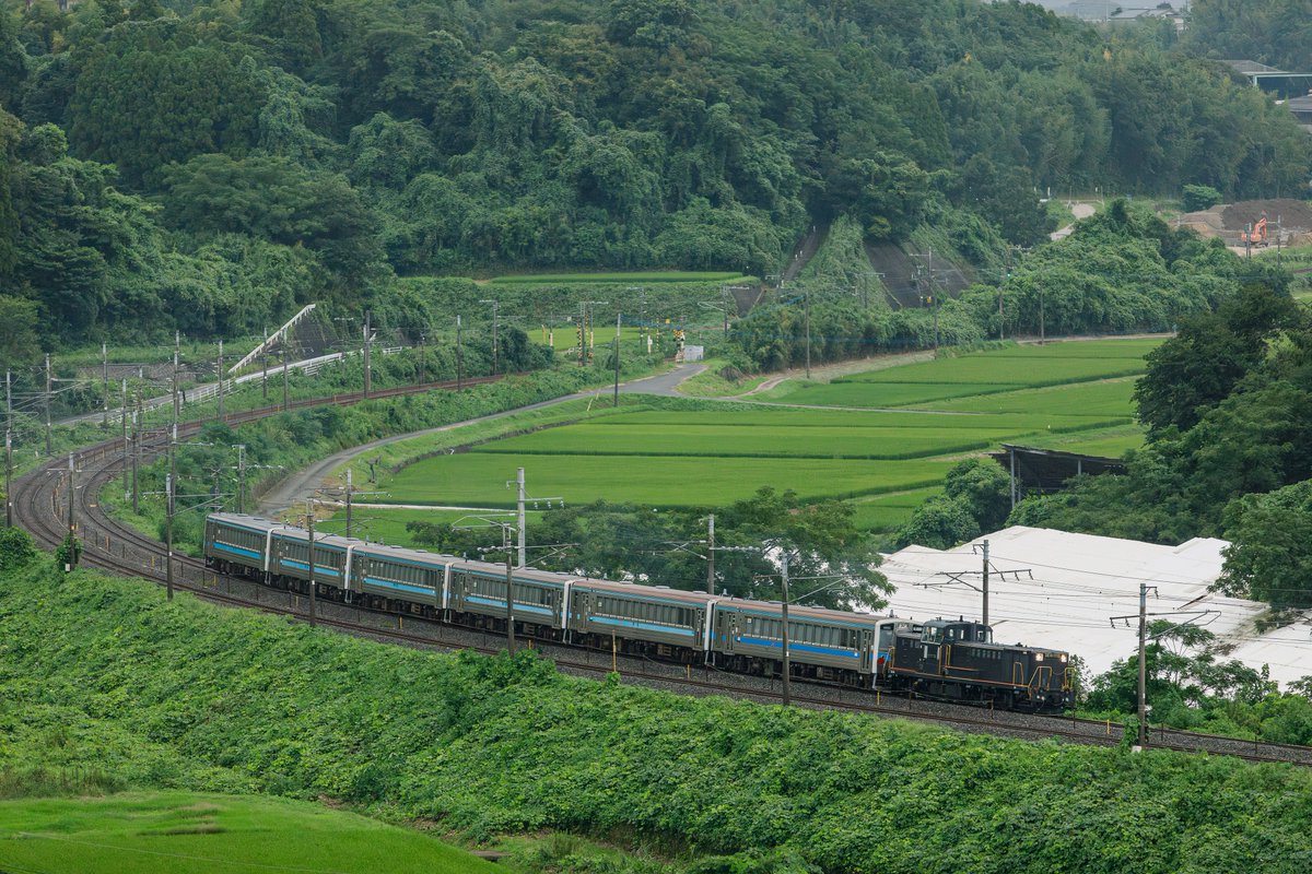 RAIL817's tweet photo. 2019-9-3
キハ31廃車回送

熊本所属のキハ31は自走ではなくDE10-1755の牽引でした。

地味に鹿児島のDEが担当してる https://t.co/cCPdVSYXzU